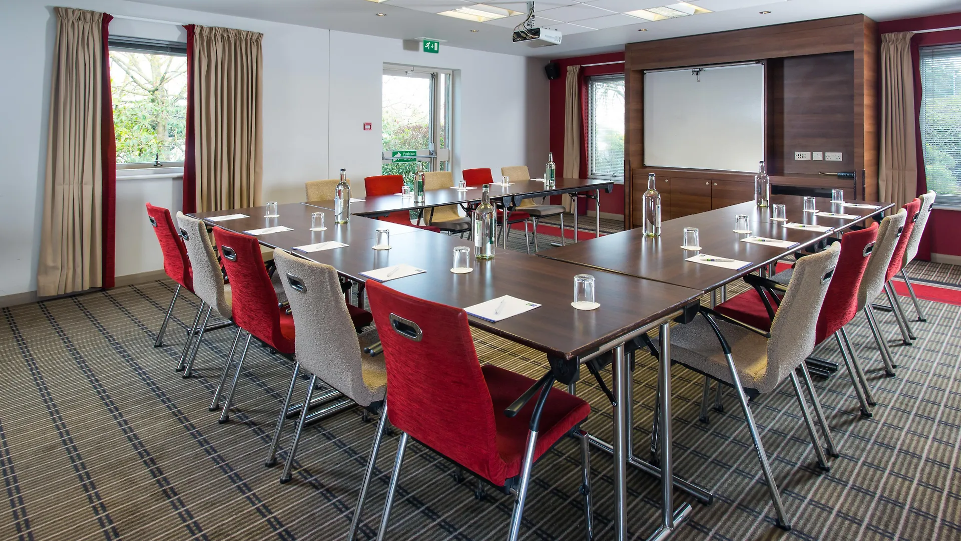 Holiday Inn Express Exeter East By Ihg