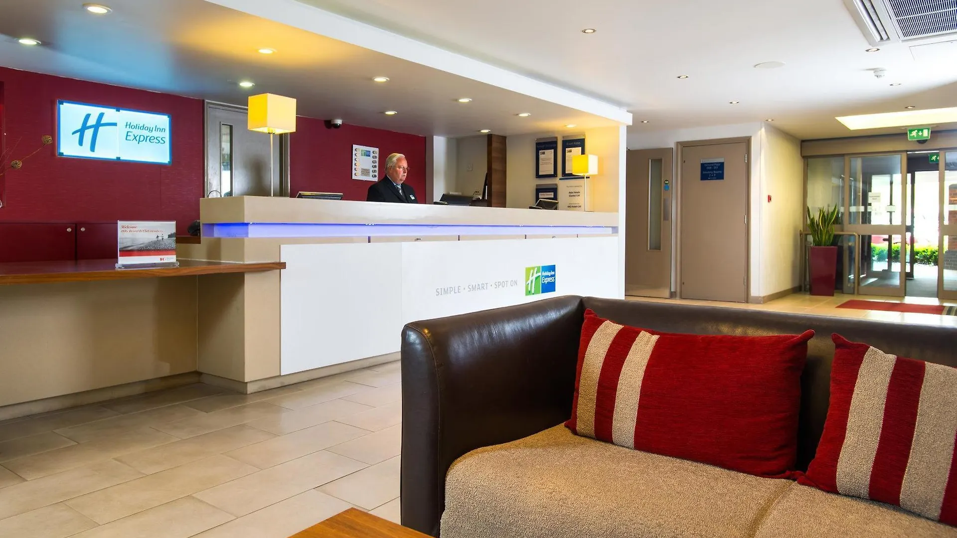 Holiday Inn Express Exeter East By Ihg