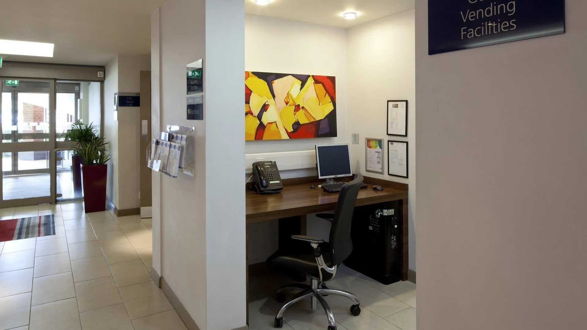Holiday Inn Express Exeter East By Ihg 3*,